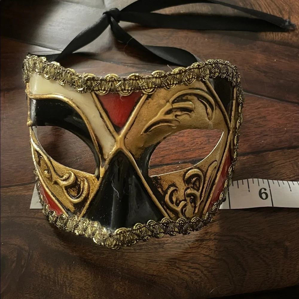 ✨Gold and Black Masquerade Mask. Authentic Venetian Mask
